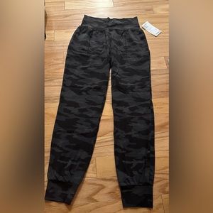 NWT Athleta Women’s Salutation Camo Jogger
